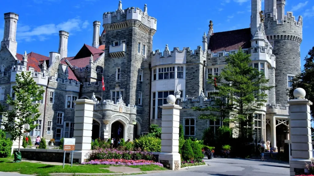 Chicago Filming Locations, Casa Loma (Image credit: encirclephotos)