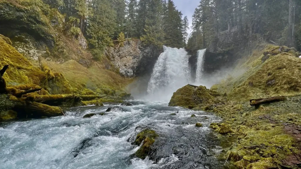 Seraphim Falls Filming Locations, Sahalie Falls and Koosah Falls, Oregon (Image credit: oregontails)