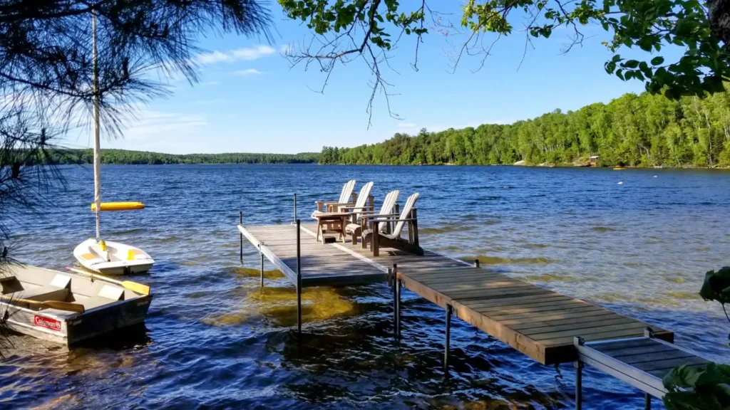 The Lake Filming Locations, Eagle Lake Narrows Country Store (Image credit: cottagevacations)