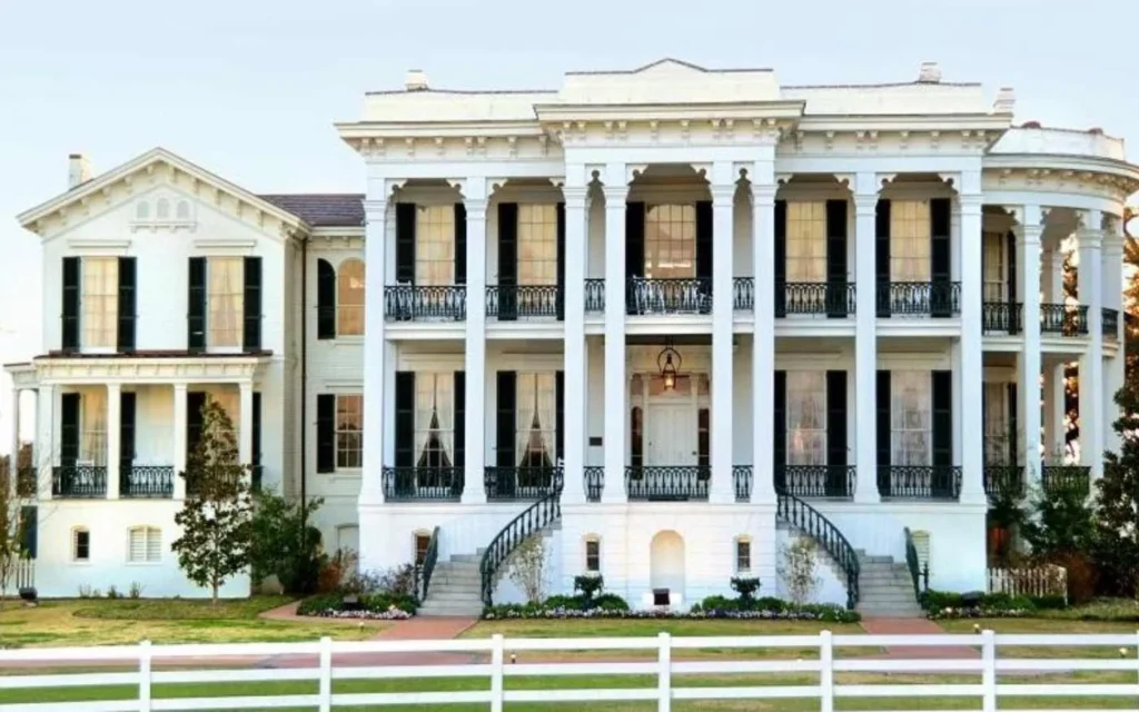 The Magnificent Seven Filming Locations, Nottoway Plantation, White Castle, Louisiana, USA (Image Credit_ Google.Com)