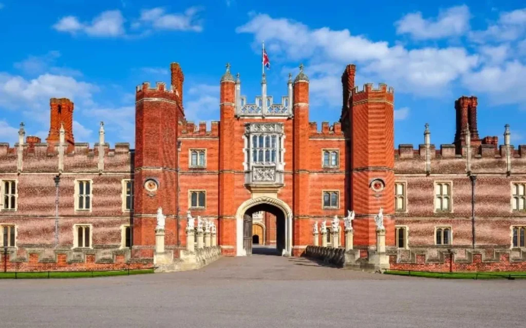 The Great Filming Locations, Hampton Court Palace, England, UK (Image Credit_ History Hit)