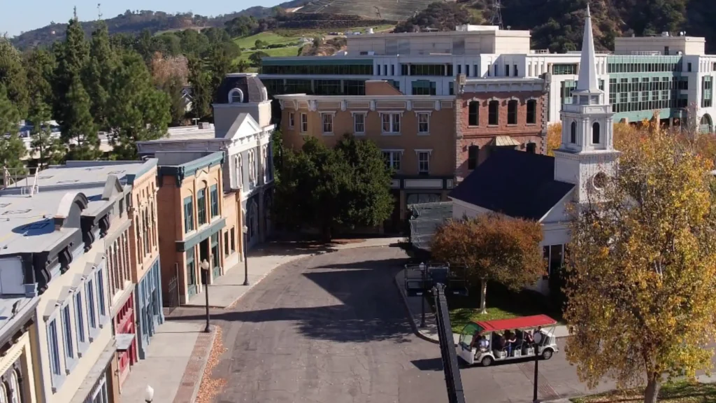 Young Sheldon Filming Locations, Warner Brothers Burbank Studios (image credit_ tripadvisor)