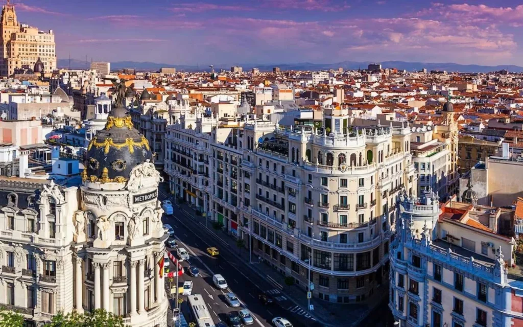 Bird Box Barcelona Filming Locations, Spain (Image Credit_ National Geographic Kids)
