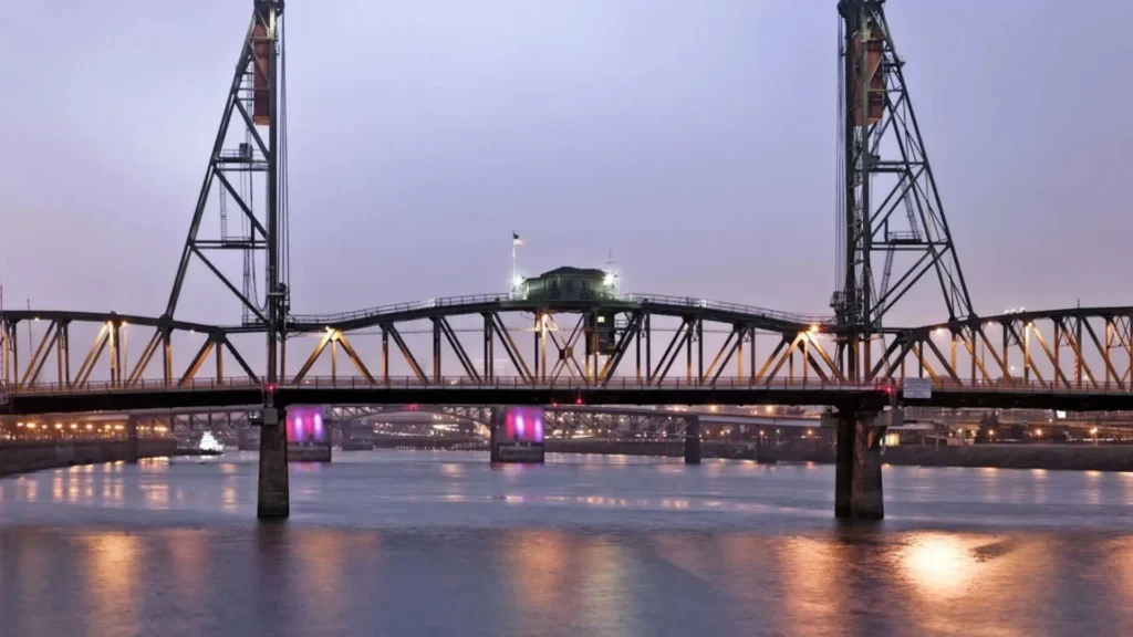 Free Willy Filming Locations, Hawthorne Bridge, Portland, Oregon, USA