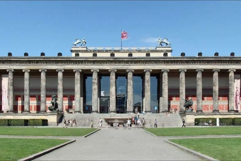 The Ballad of Songbirds and Snakes Filming Locations, Altes Museum, Berlin
