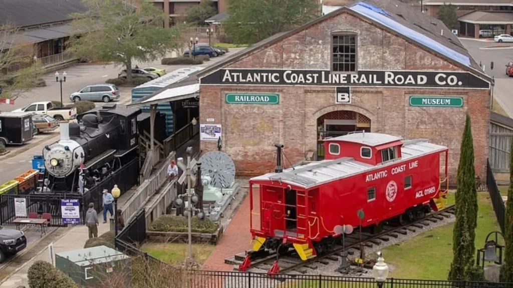 USS Christmas Filming Locations, Wilmington Railroad Museum