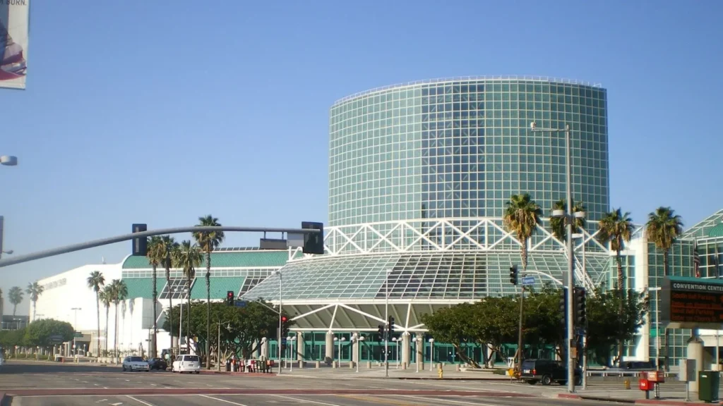 The Holiday Filming Locations, Los Angeles Convention Center