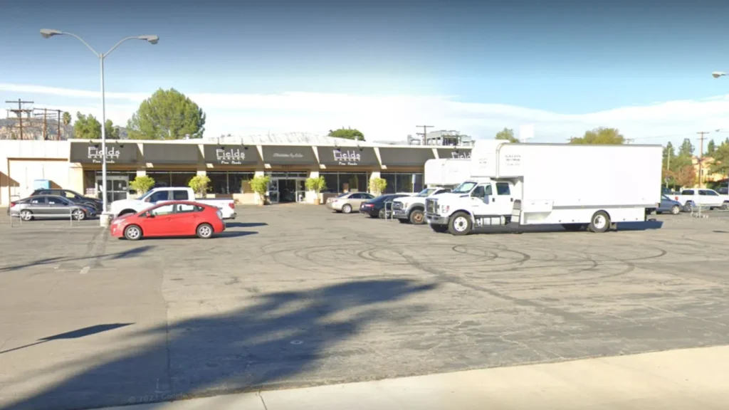 Where Is Guy's Grocery Games Filmed, Field's Market, in West Hills, Los Angeles