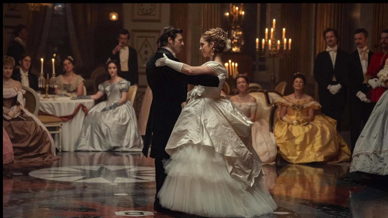 Anthony Boyle and Danielle Galligan in House of Guinness (2025)