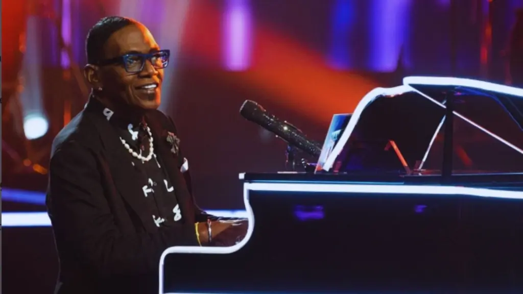 Name That Tune show band leader Randy Jackson at the piano
