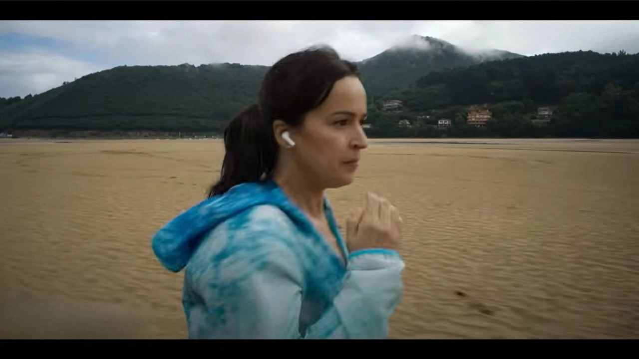 Mundaka Beach Featured in Ángela