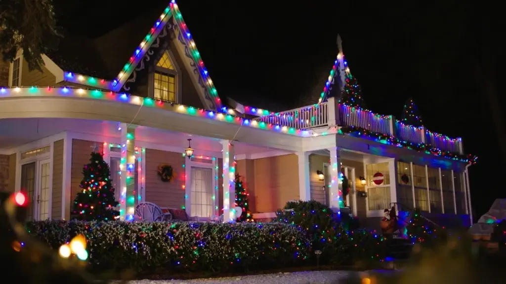 A House in Brantford, Ontario Featured in Undercover Holiday (2)