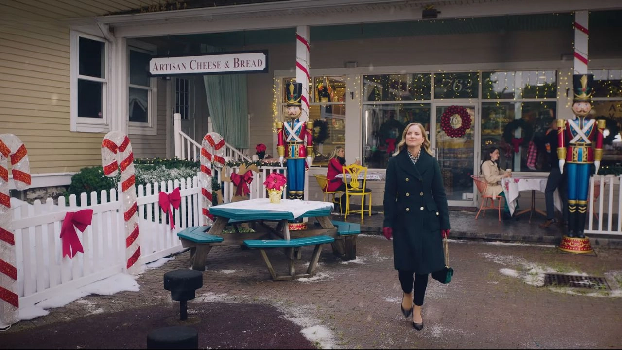 A cafe There’s No Place Like Christmas