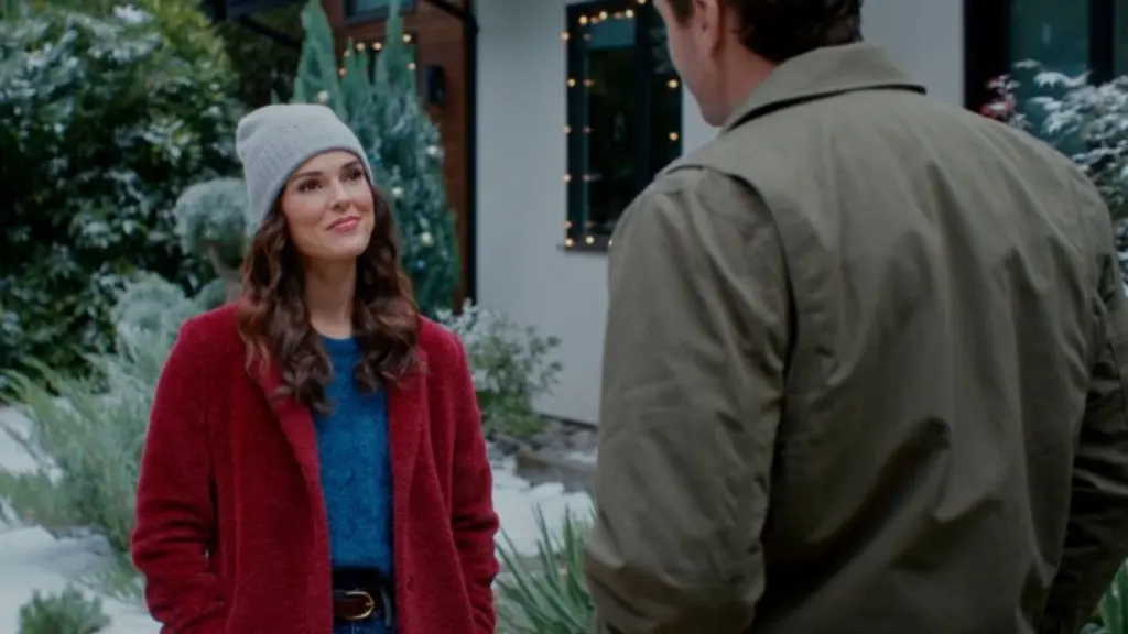 Erin Cahill in Christmas at the Catnip Café