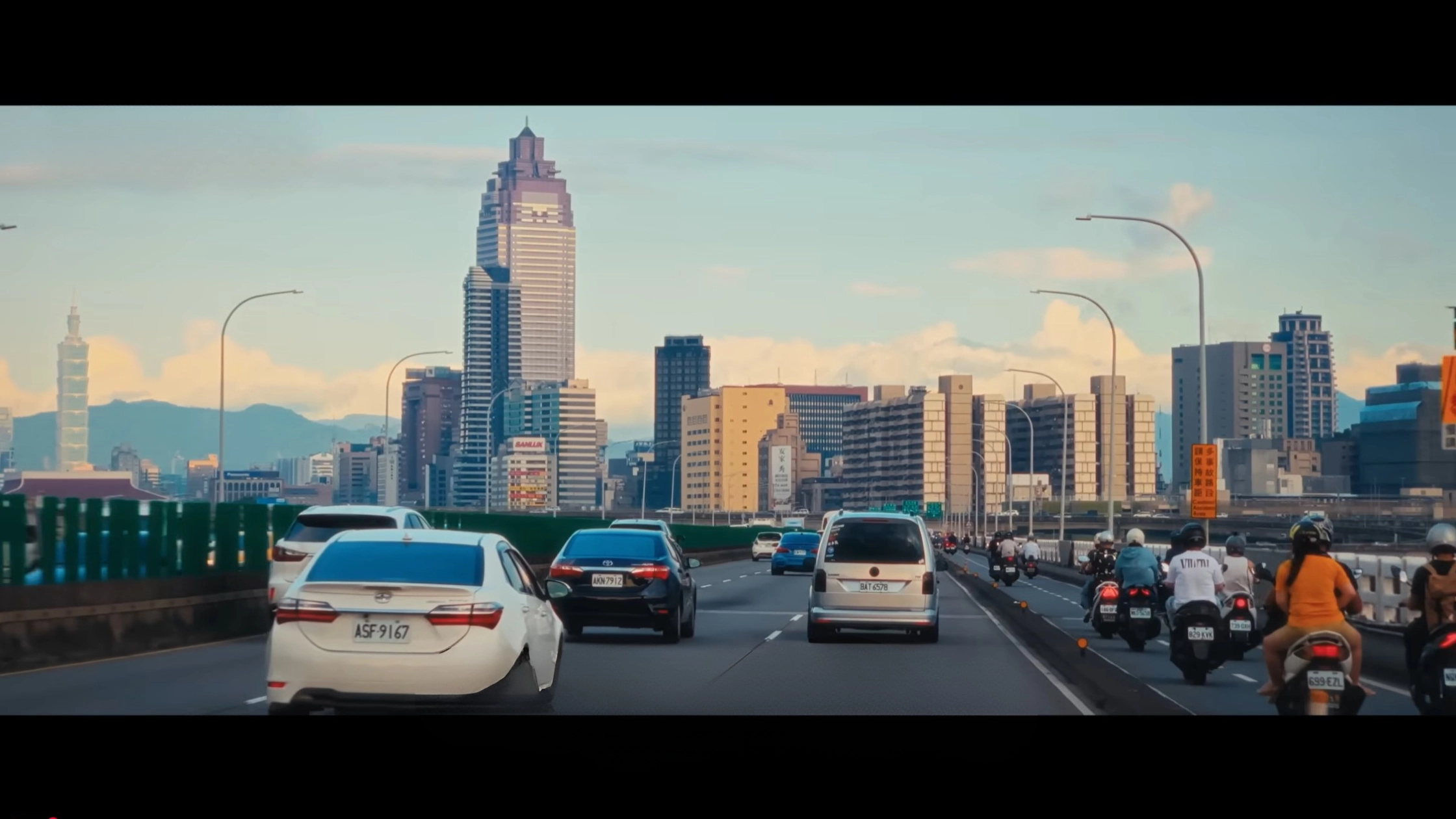 Netflix's Left-Handed Girl Filming Locations (2025) 3 Netflix's Left-Handed Girl Filming in Taipei, Taiwan