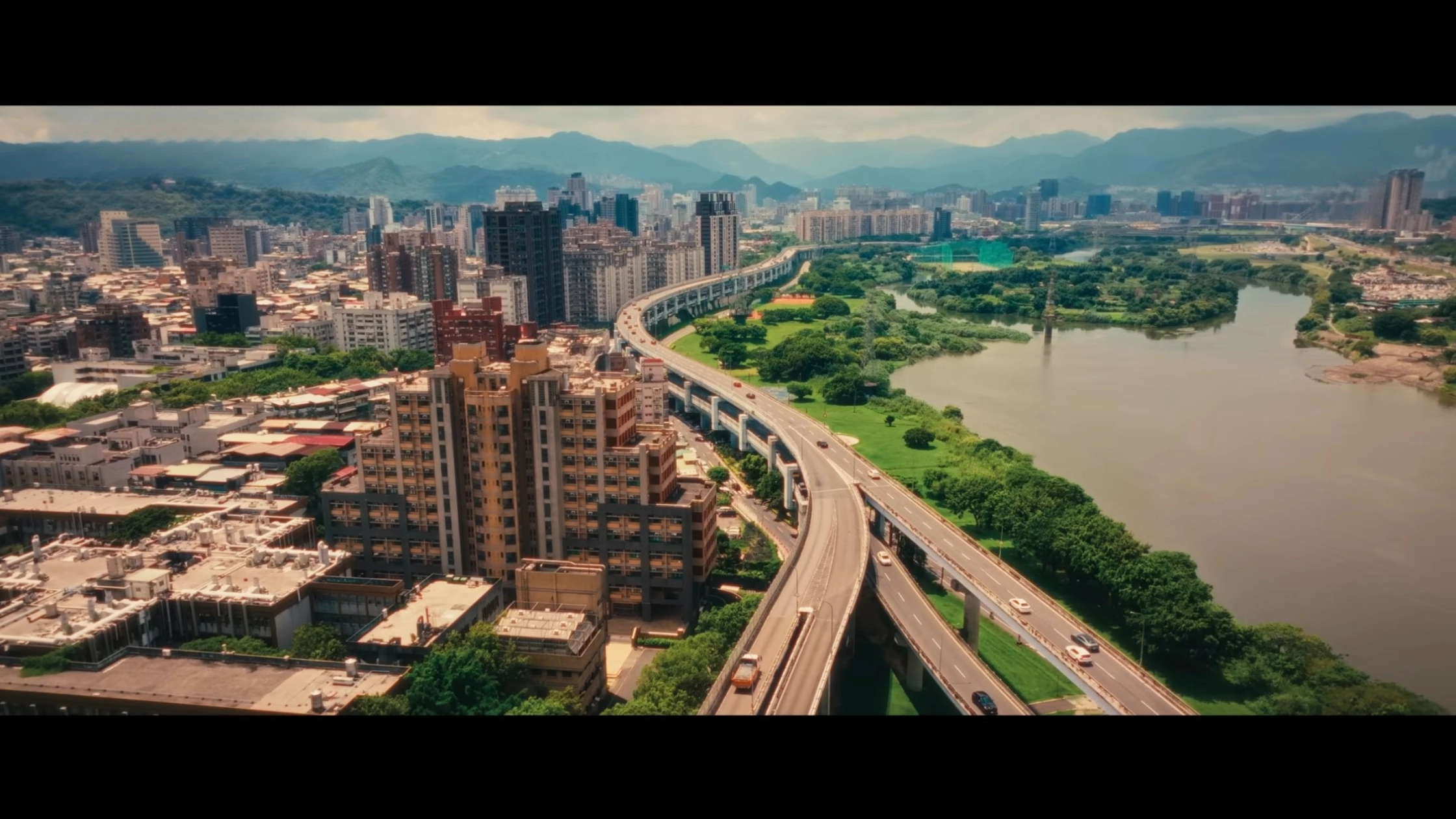 Netflix's Left-Handed Girl Filming Locations (2025) 2 Netflix's Left-Handed Girl Filming in Taiwan