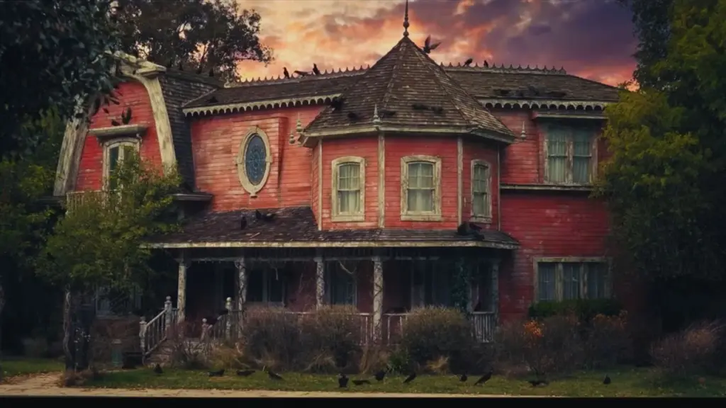 The ’Burbs Filming Locations (2026-) 2 A hounted house in Universal Studios Backlot – Universal City, California featured in The ’Burbs