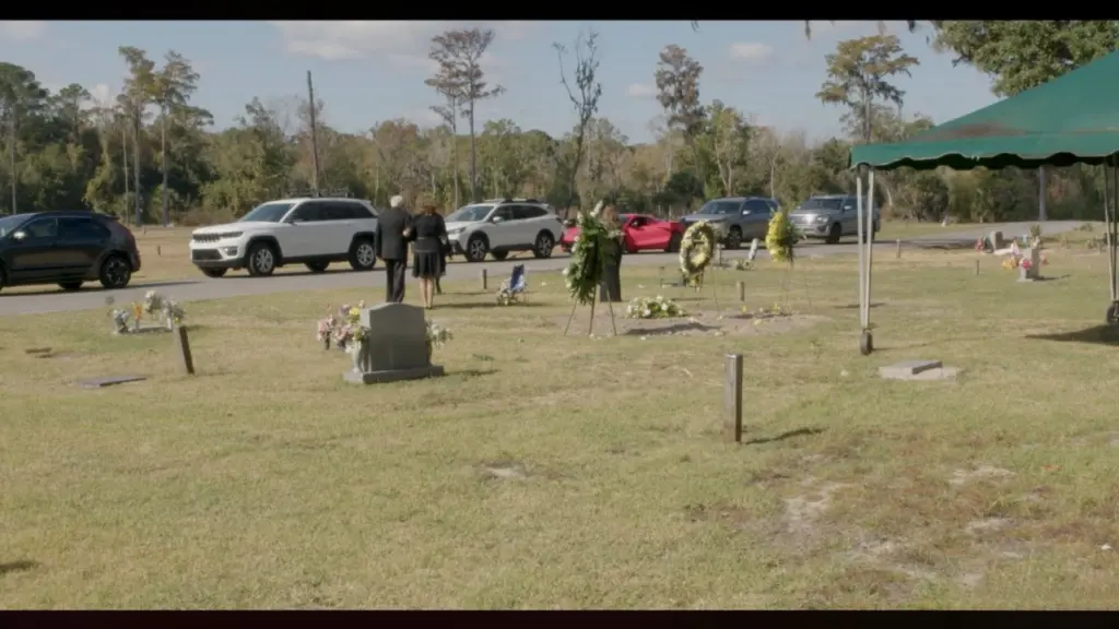 Evergreen Cemetery, Jacksonville, Florida appears in The Hunting Club