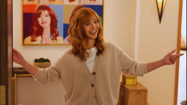 Lisa Kudrow Gets Emotional While Filming The Comeback Season 3 On Famous Friends Set
