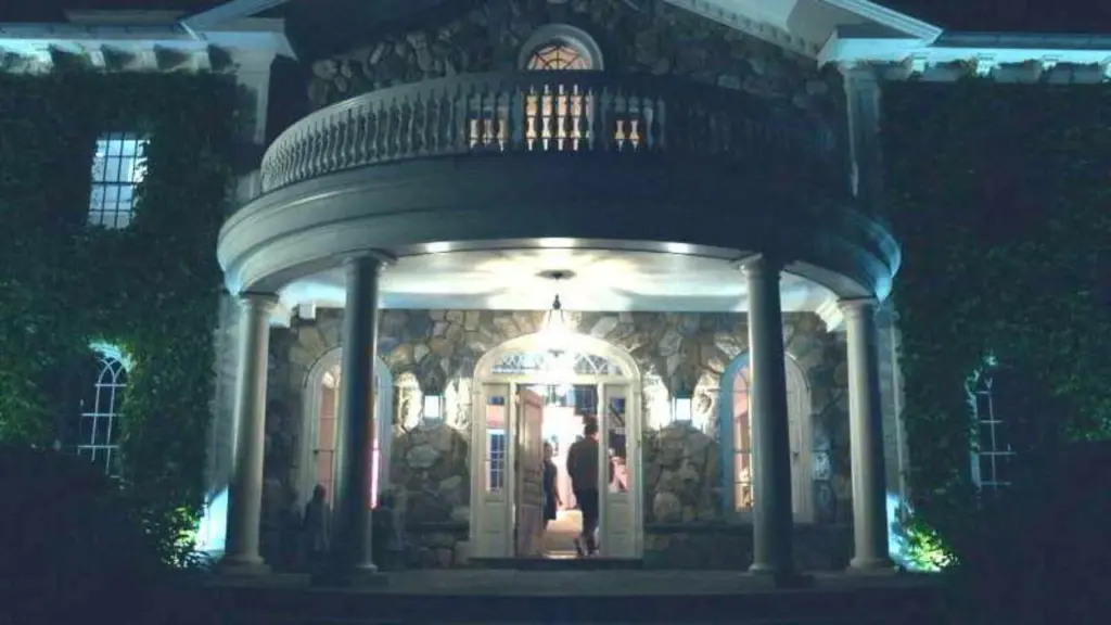 Your Friends & Neighbors Filming Locations (2026-) 10 Nick Brandes House Featured in Your Friends & Neighbors