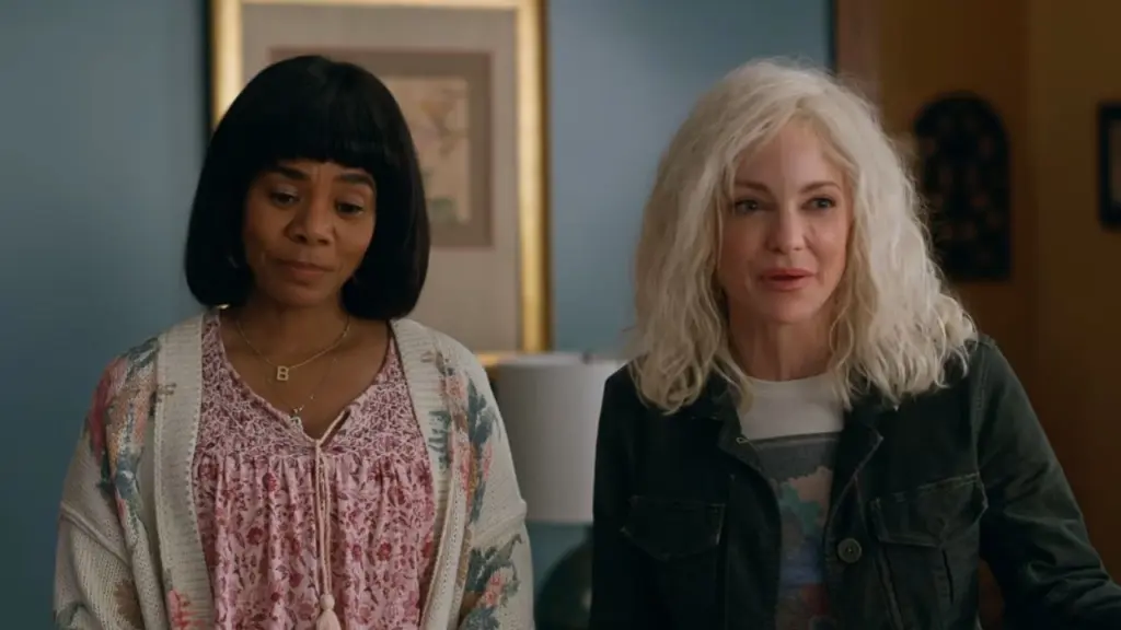 Anna Faris and Regina Hall in Scary Movie (2026)