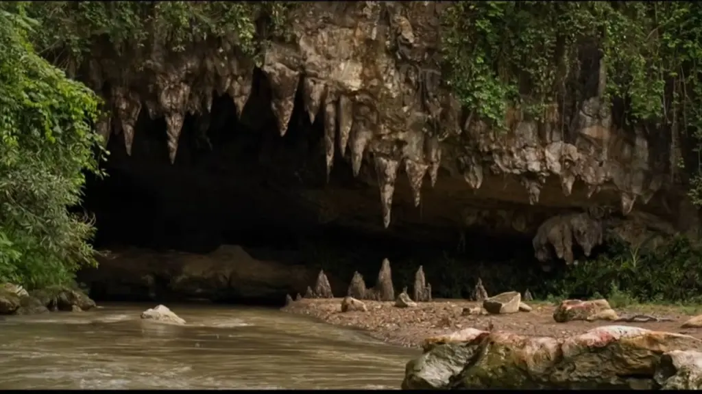 Tham Lot Cave, Mae Hong Son Province Featured in The Devil's Mouth