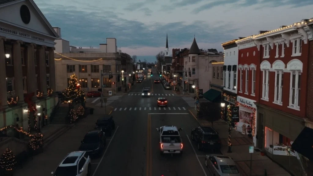 Kentucky streets with Christmas Decoration Featured in Silver Bells at Christmas